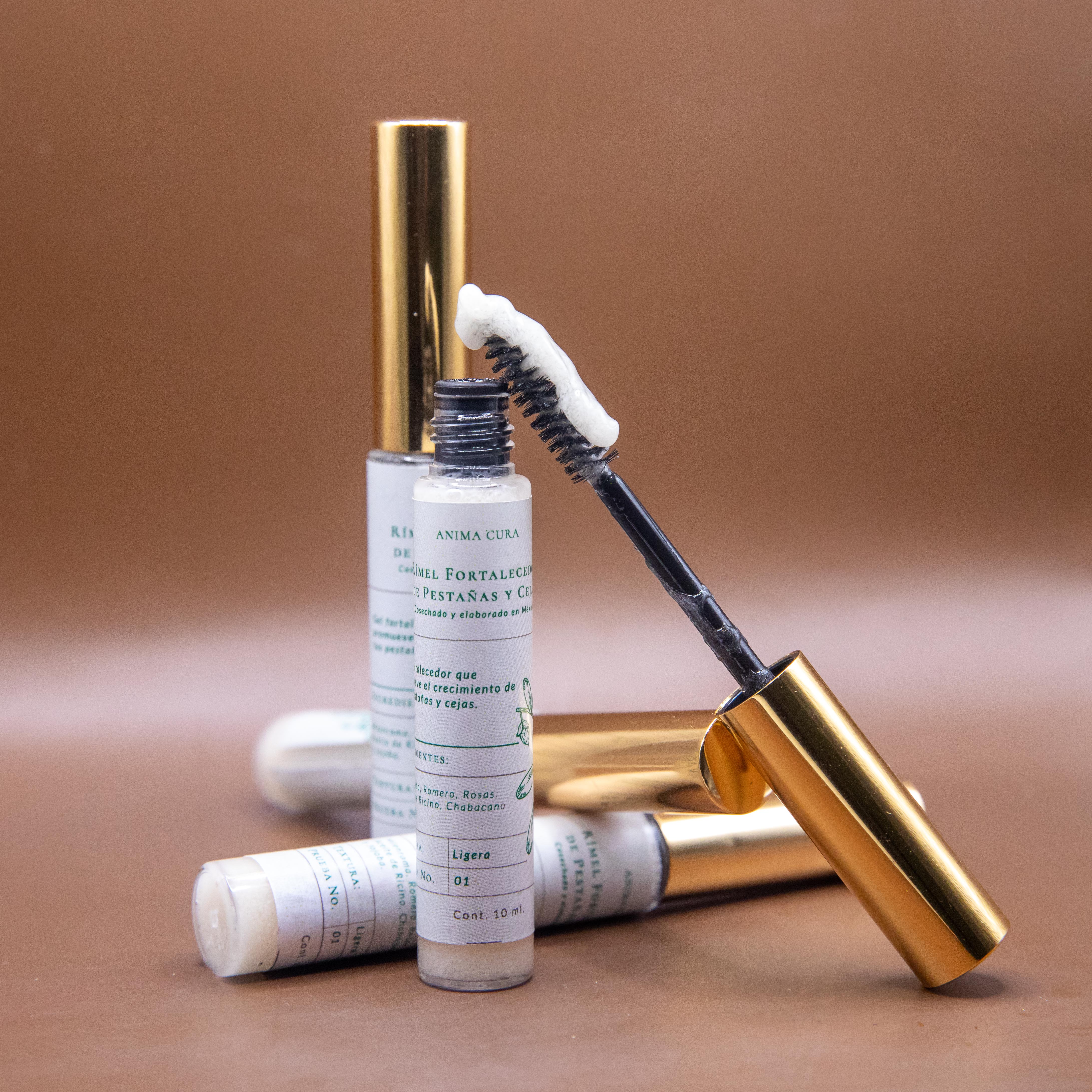 Gel fortalecedor de pestañas y cejas.